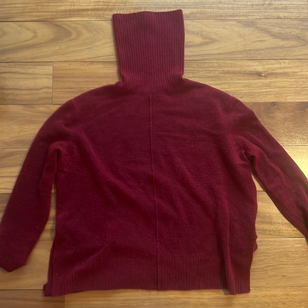 Athleta turtle neck Long sleeve!